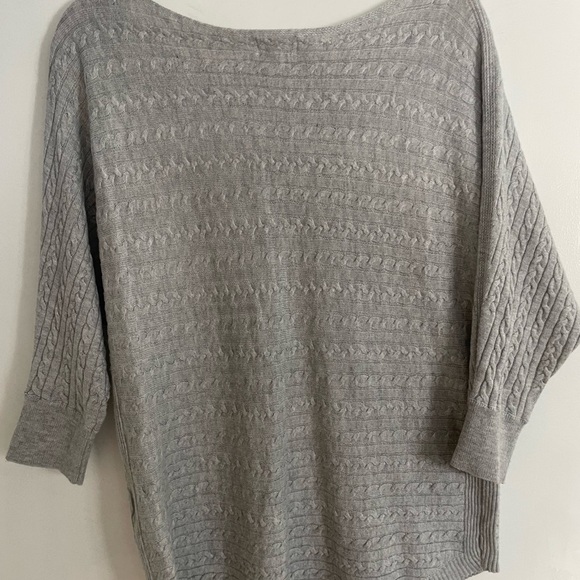 Market & Spruce Light Gray Women's lightweight Sweater in size medium 21” p2p - Picture 6 of 8